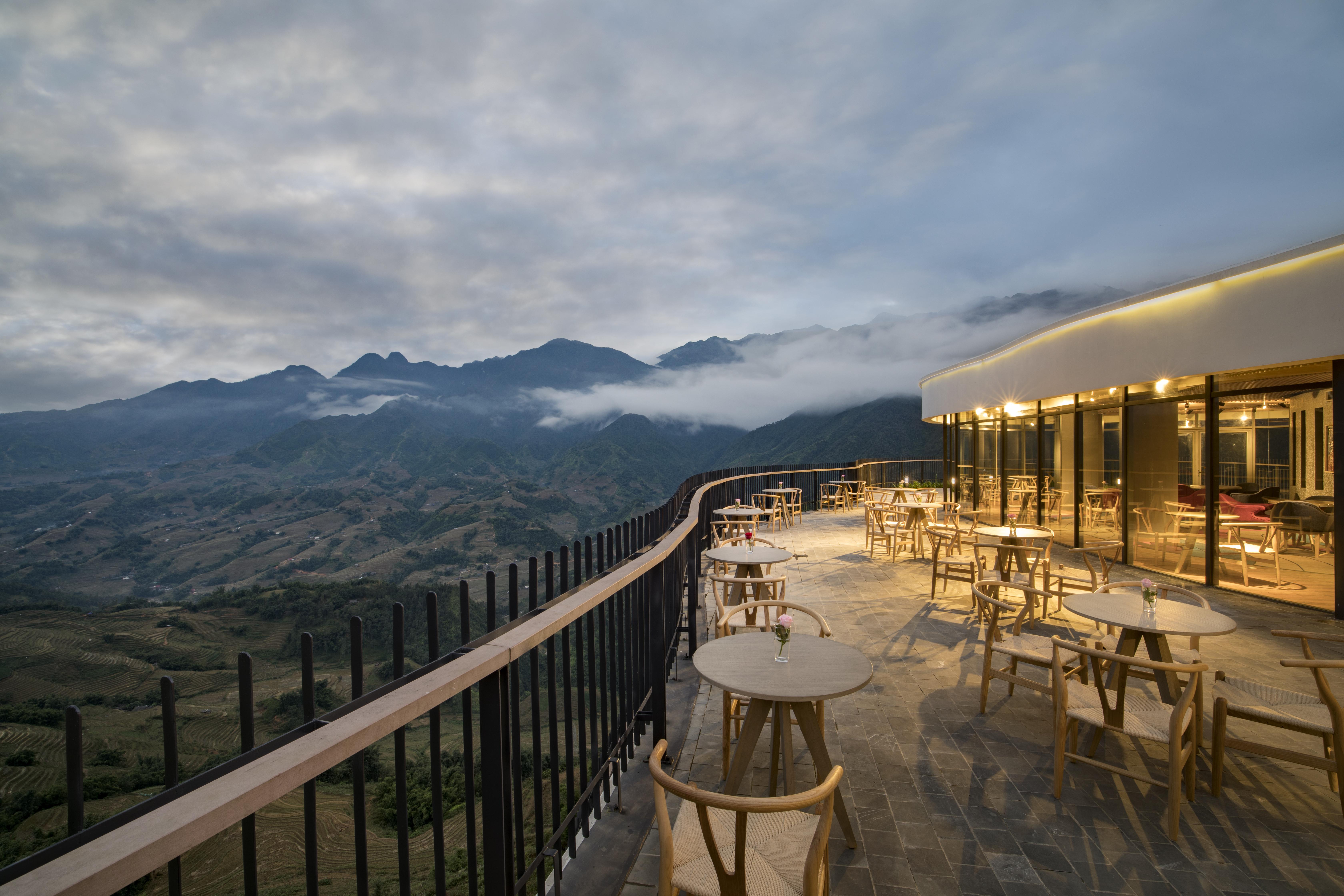 Pao'S Sapa Leisure Hotel Exterior foto View from the restaurant